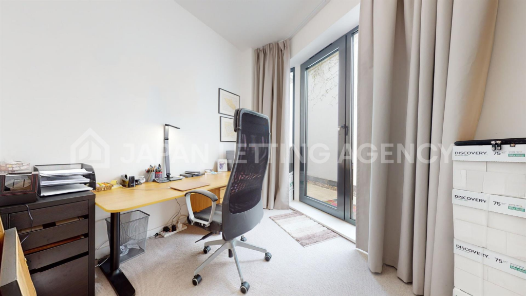 Bedroom2-1_blurred_Watermarked.png
