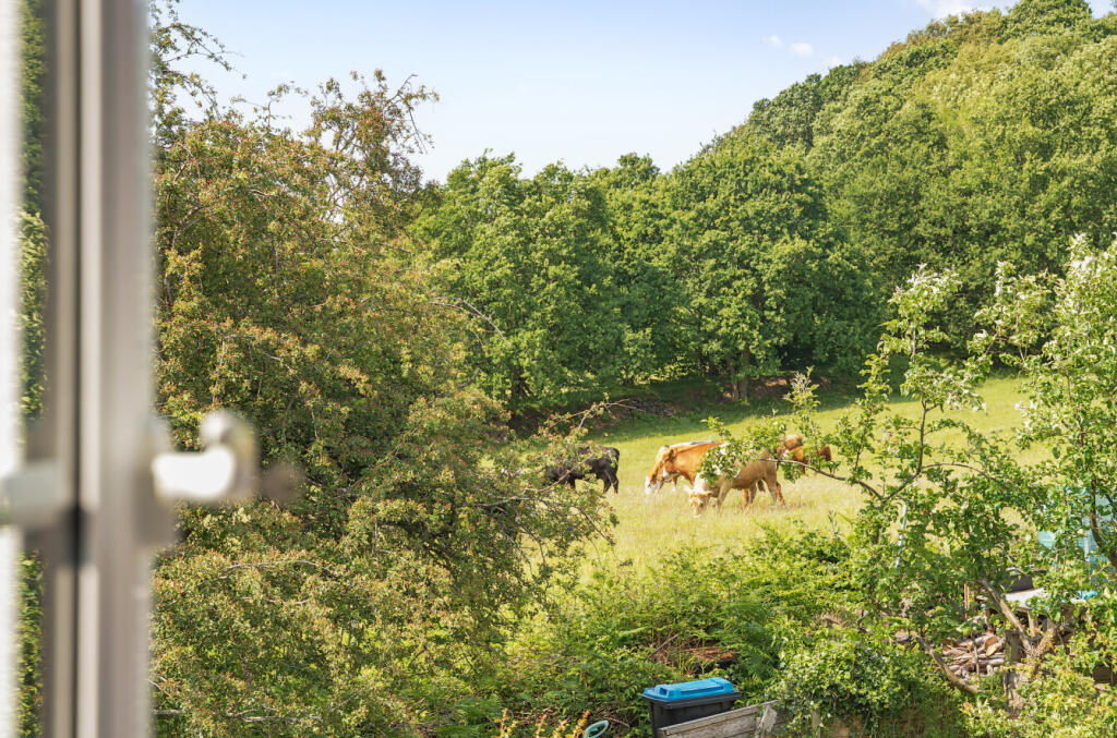 1302506-7-68406ac...