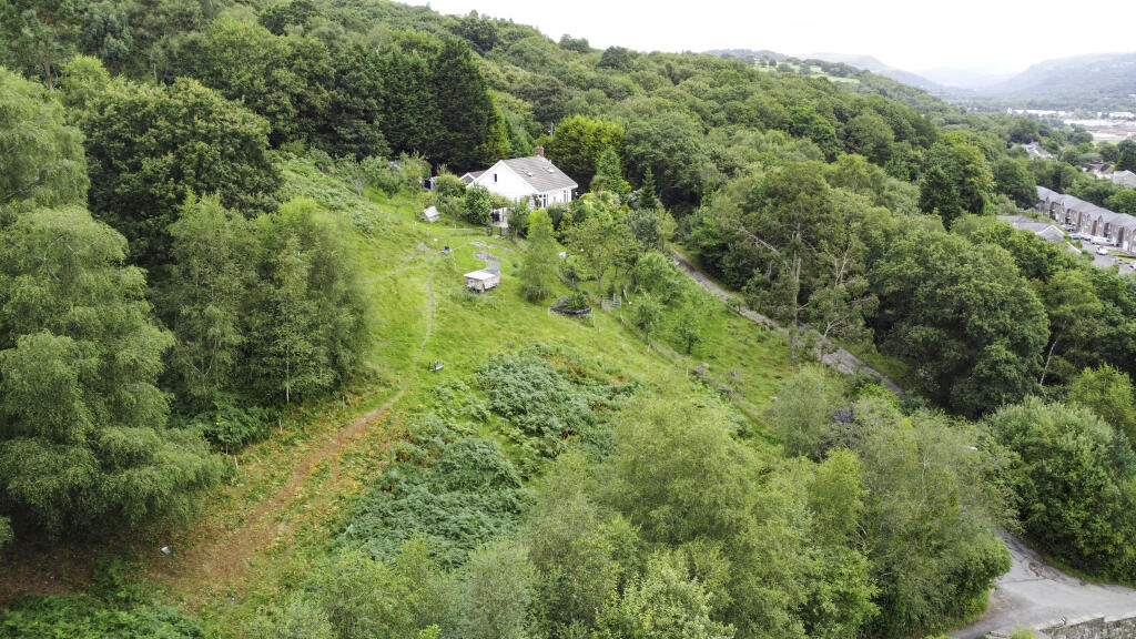 Side Aerial.