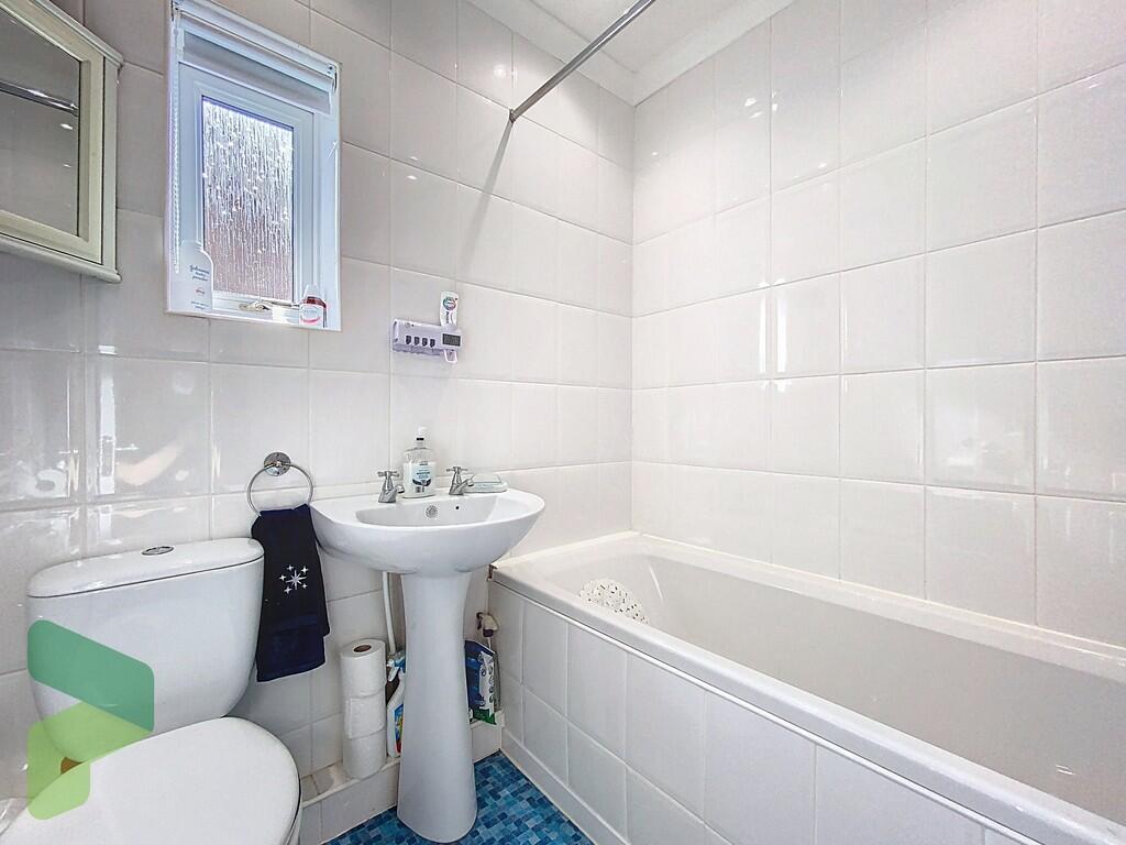 First floor bathr...