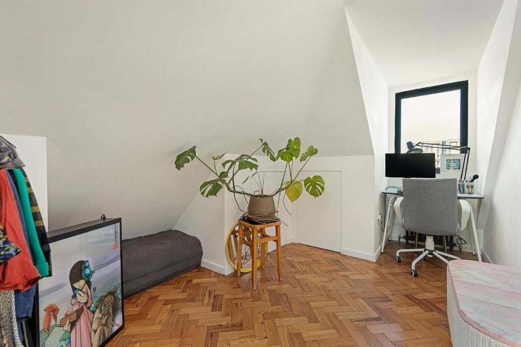 Bedroom (4).jpg
