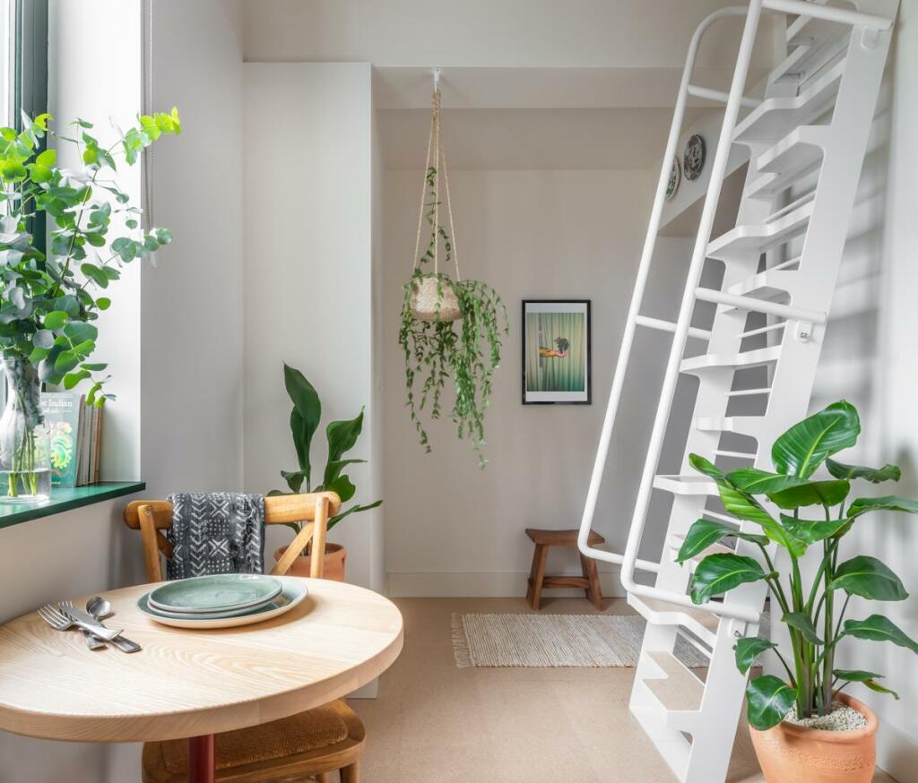 Space to dine, sleep up top