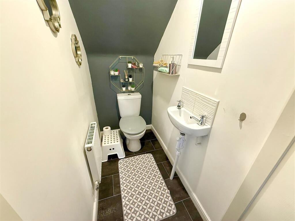 GROUND FLOOR W/C
