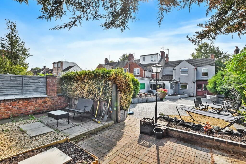 73IrthlingboroughRd06.jpg