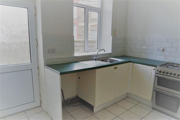 Kitchen 2.jpg