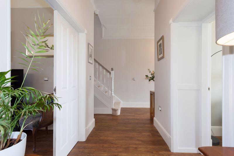 L SHAPED RECEPTION HALL