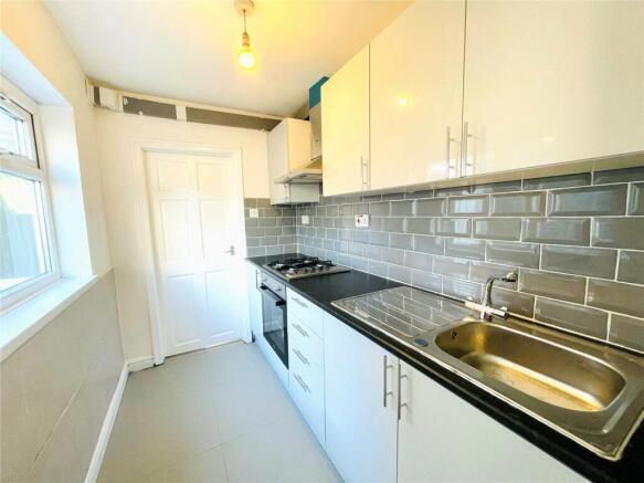 Kitchen 2.jpeg