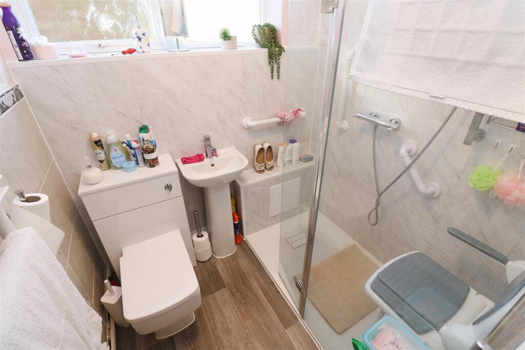 Shower Room / WC