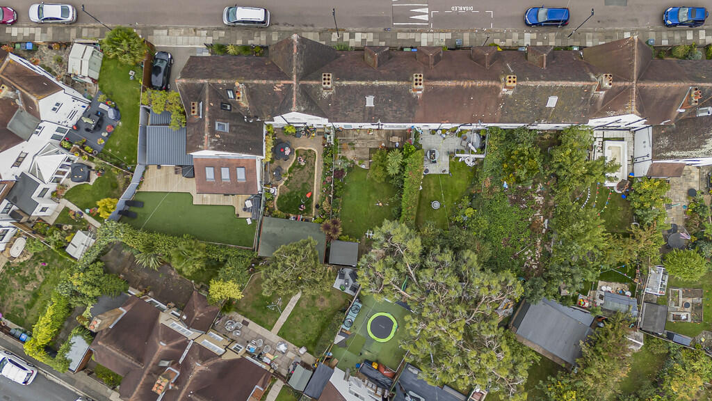 Lovelace Green (1...