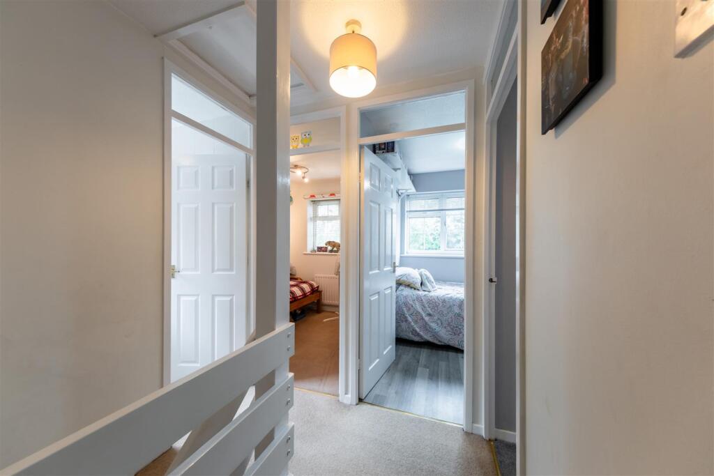 6 Warren Close-027.jpg