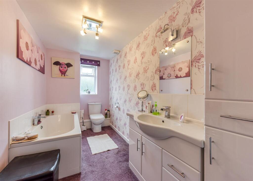 8 Barrington Close-09.jpg