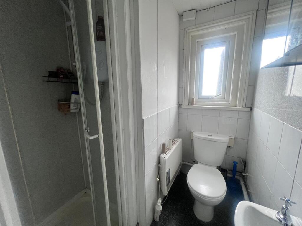 fawcett Bathroom.jpg