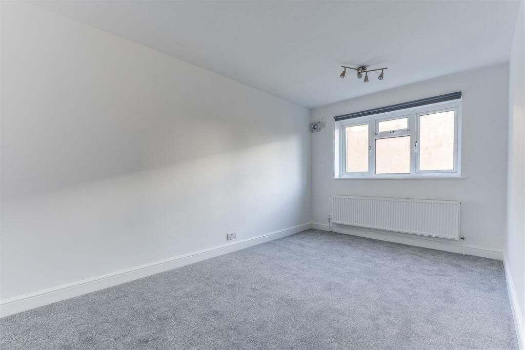 42 Gordon Hill-8.jpg