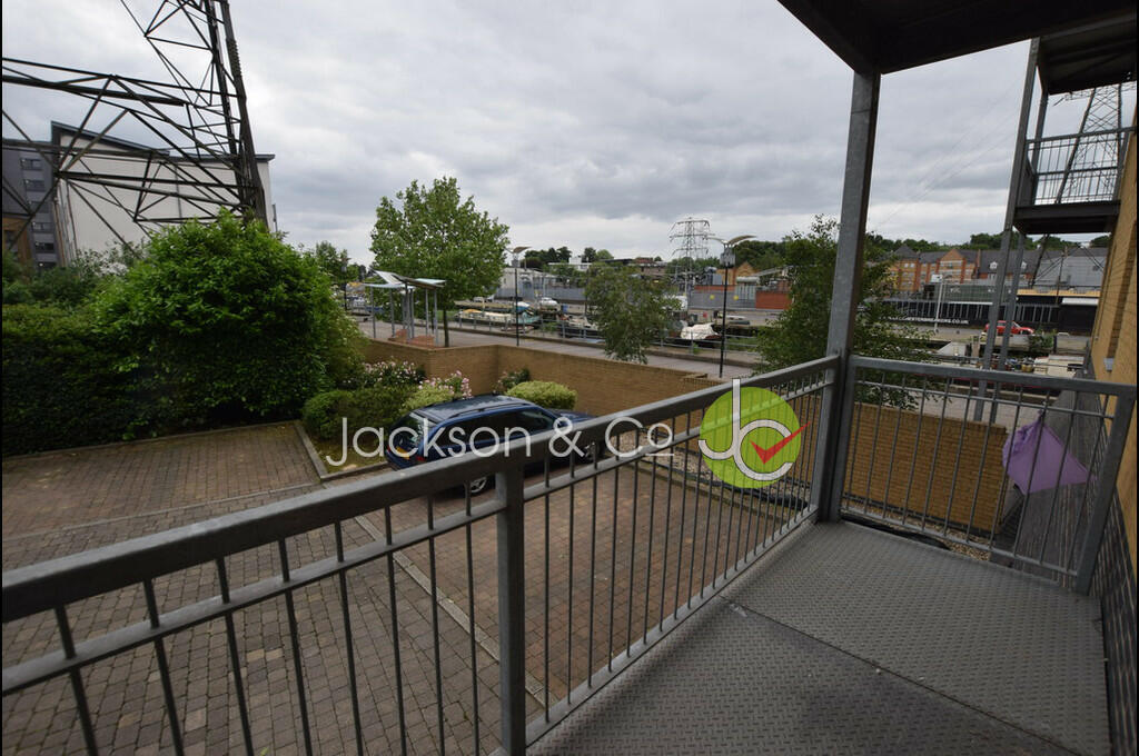 2 pier balcony