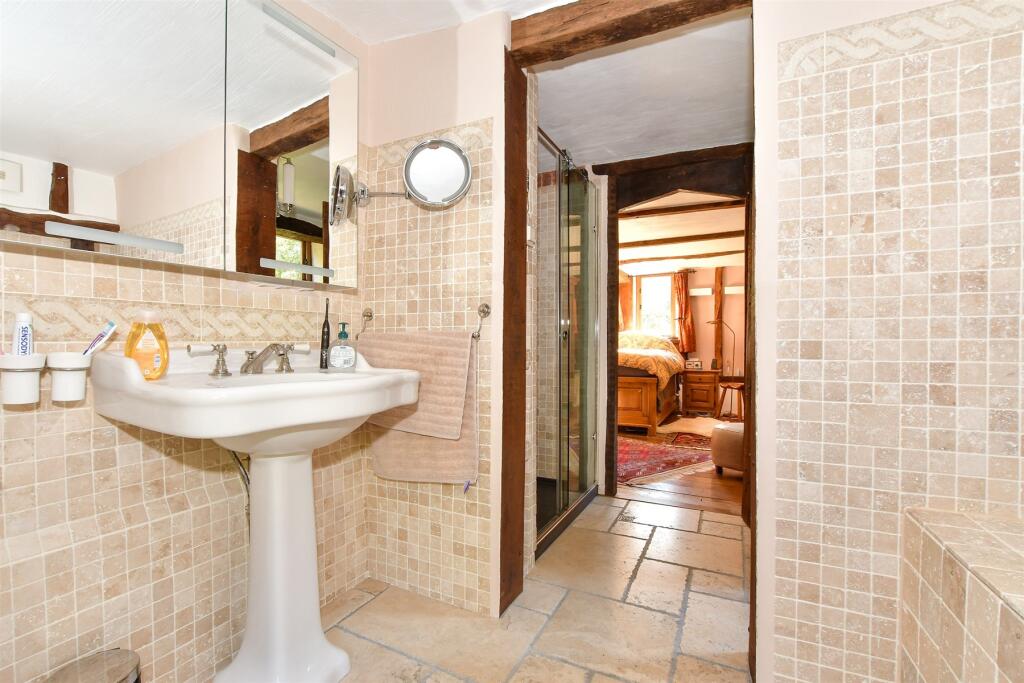 En-Suite Bathroom