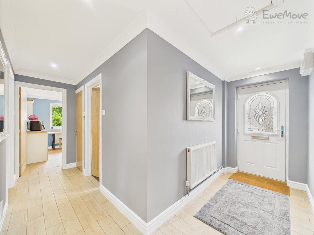 CAM03640G0-PR0048-STILL005