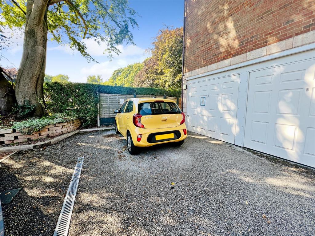 Parking.jpg