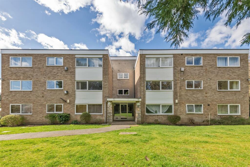 Oakdale Court, E4