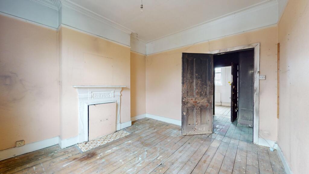 9 Arragon Gardens, Streatham, London, SW16 5LY