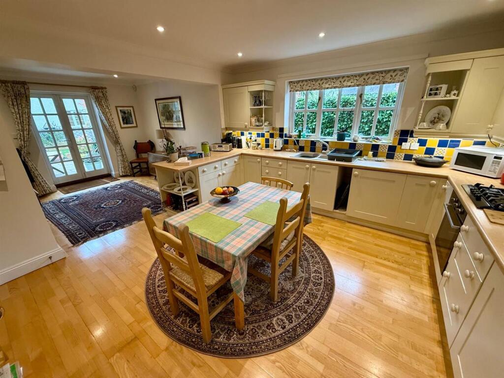 WhatsApp Image 2025-10-15 at 22.00.22_fd3a2b10.jpg