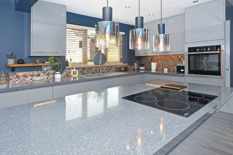 KITCHEN ISLAND