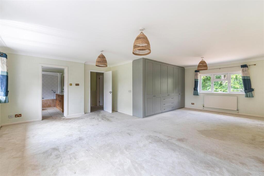 Bonners, Mark Way, GU7 2BW-50.jpg