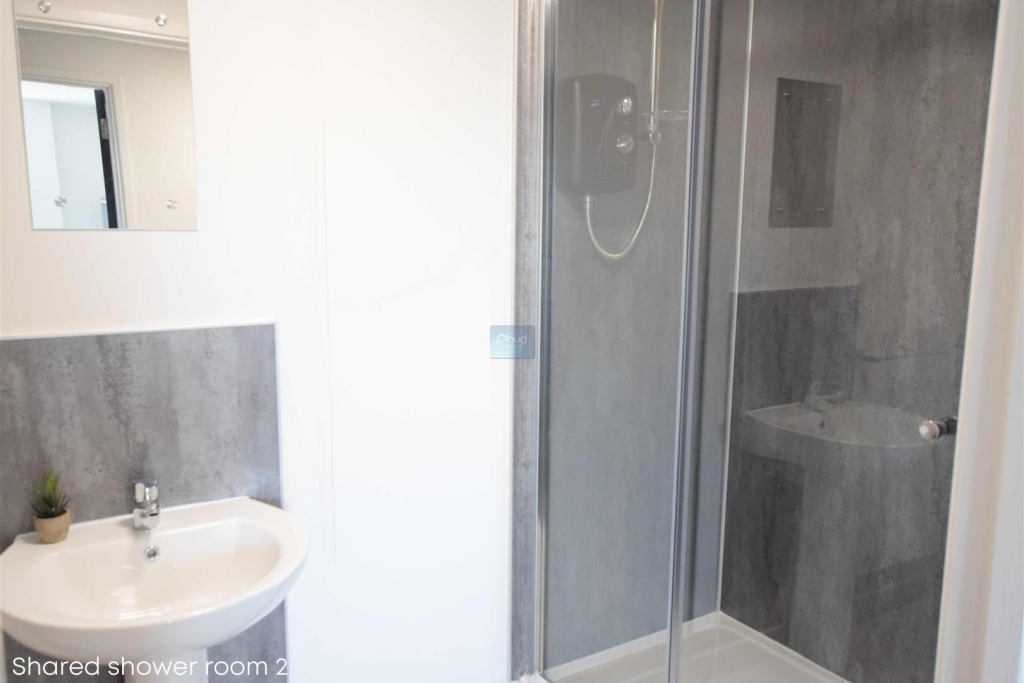 Shared shower room 2