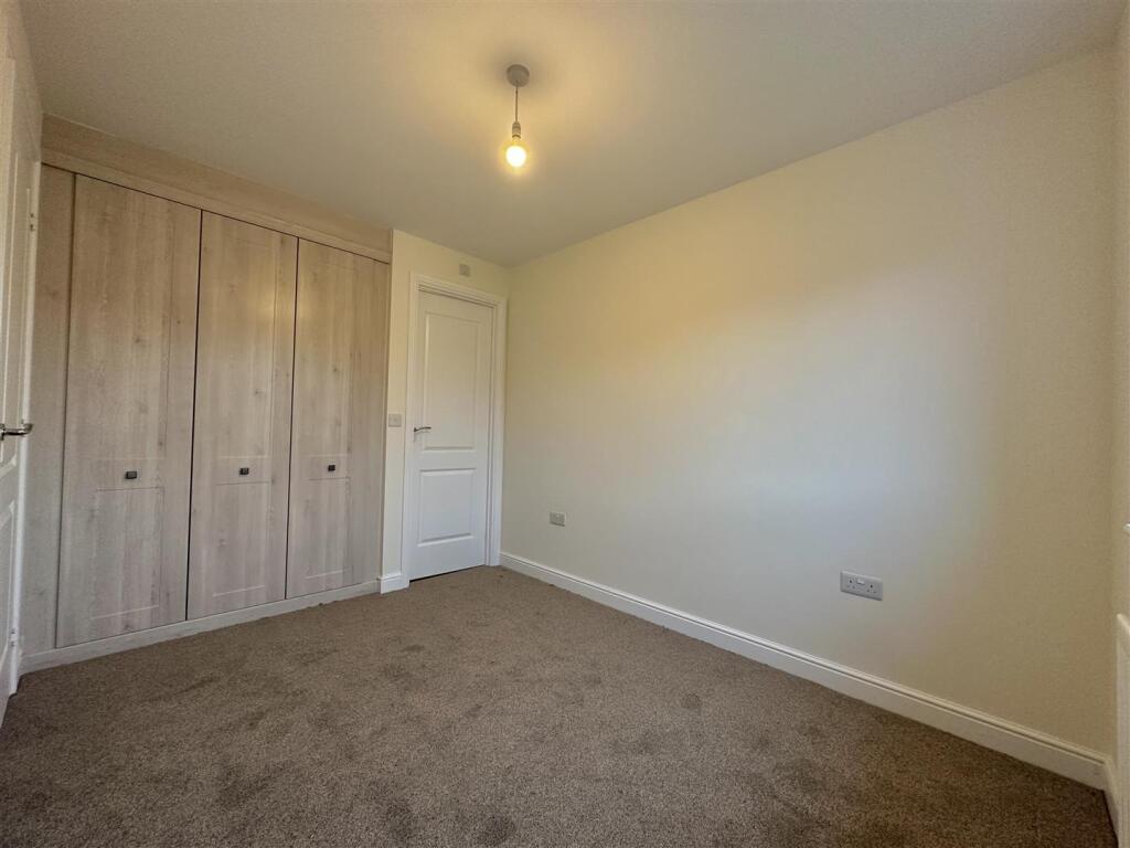 MASTER BEDROOM .jpg