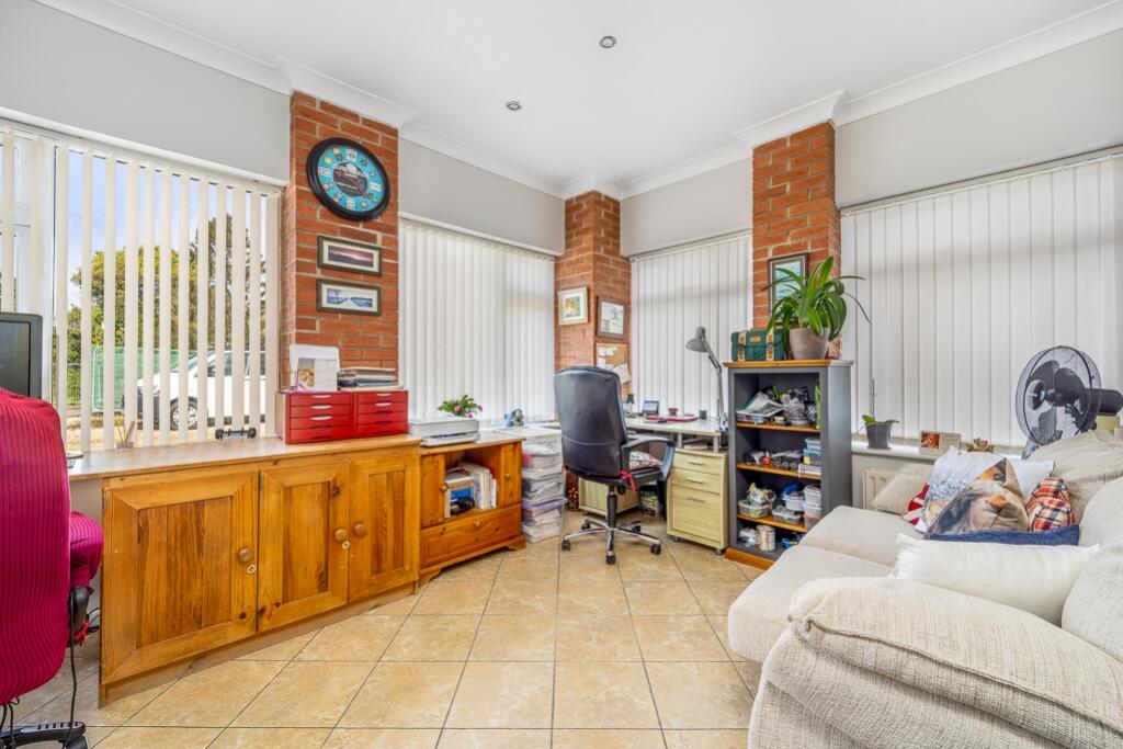 11 Seas End Road (Moulton Seas End)-14