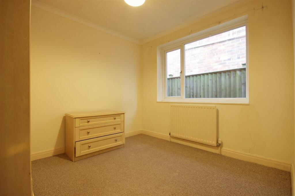 BEDROOM 2 (SIDE)