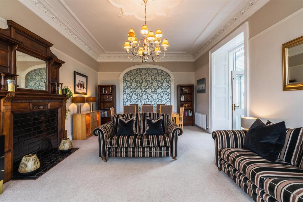 Living/Dining Room
