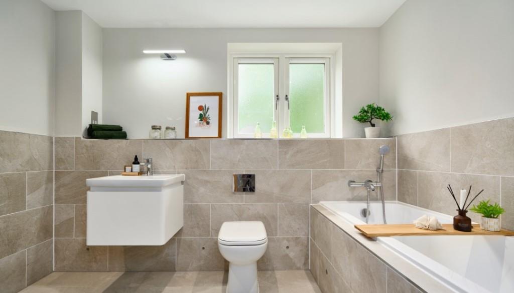 gallery_Courtfield-Gardens-Trowbridge-plot-12-bath