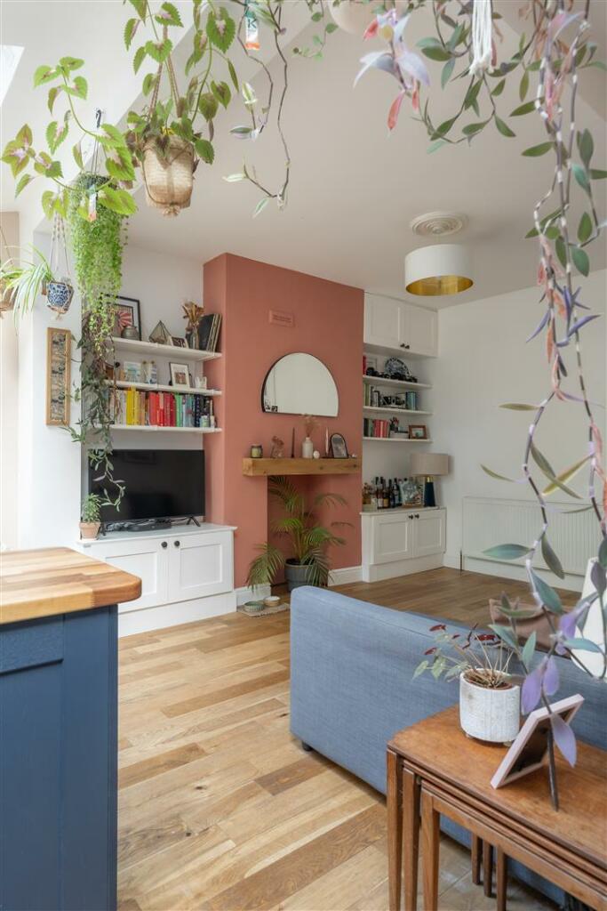 Cavendish Drive, E11