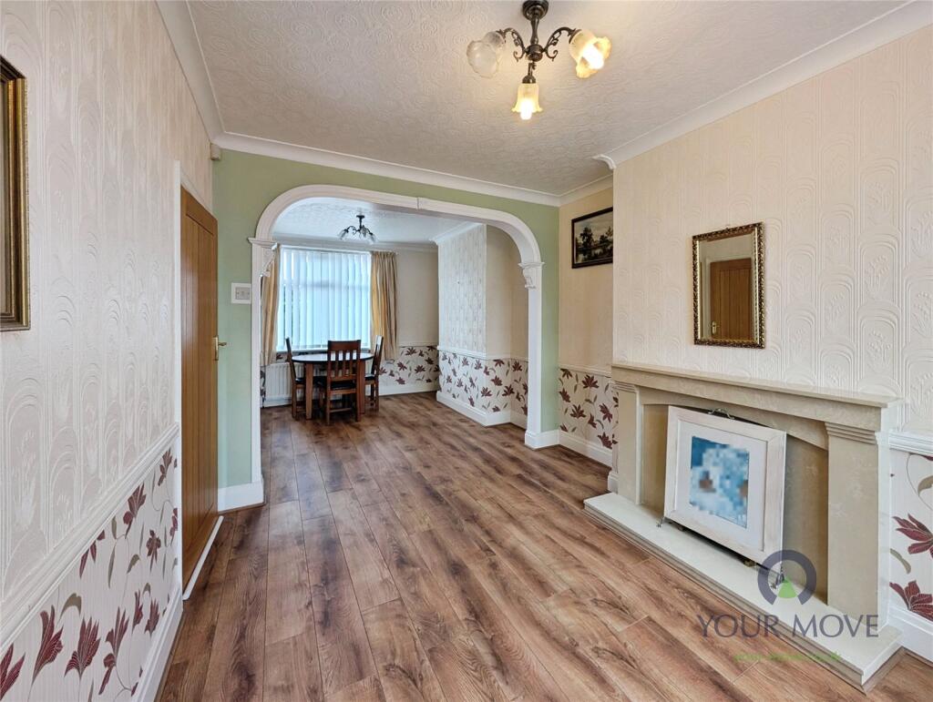 Lounge/Dining Room