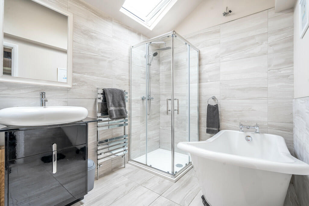 En-Suite to Bedro...