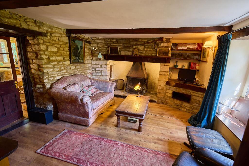 Sitting / Dining Room