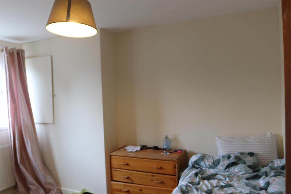 Ground floor rear room 4
