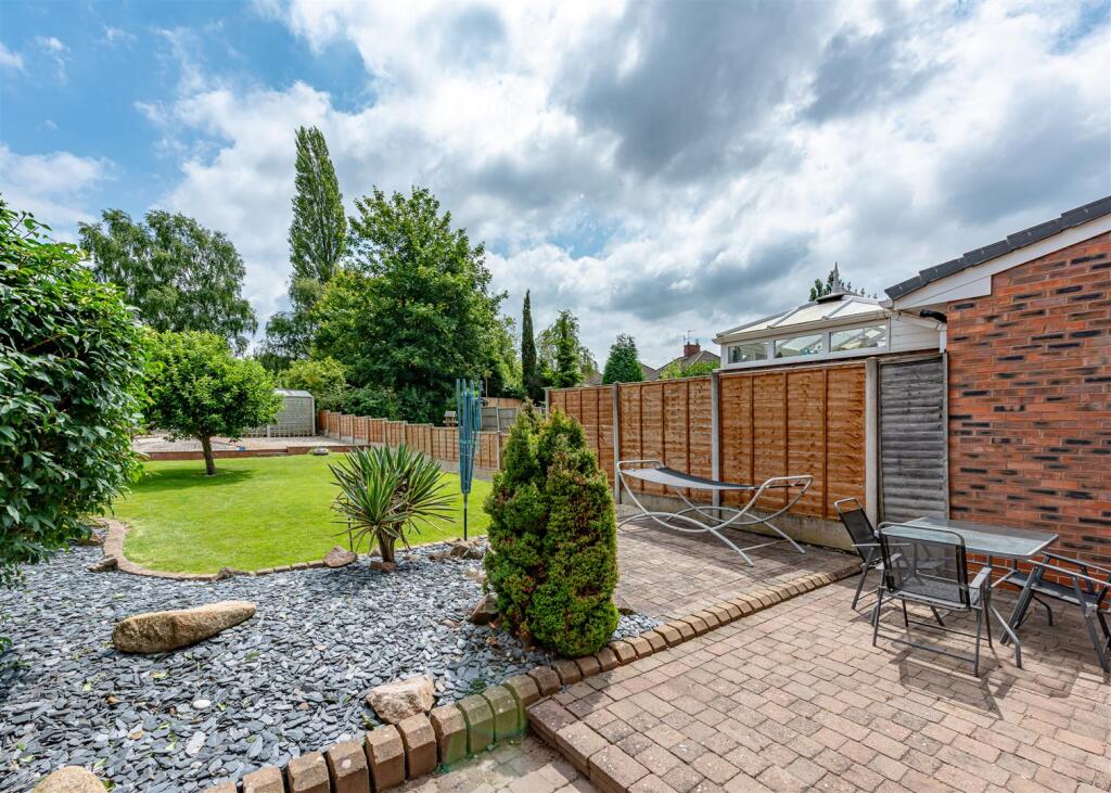 237 Warstones Road-garden1.jpg