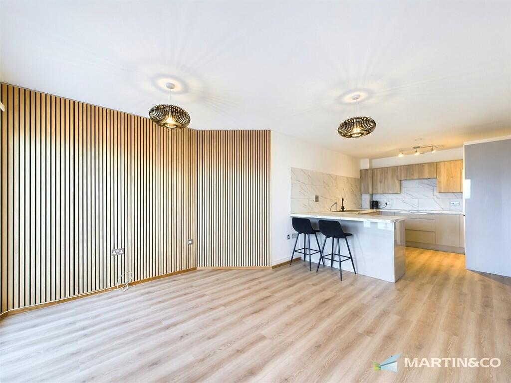 thumbnail_CAM0231...