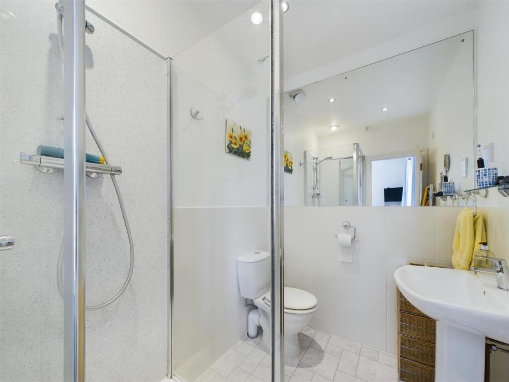 Ensuite to Master