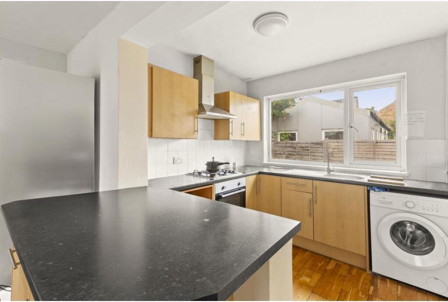 Kitchen.JPG