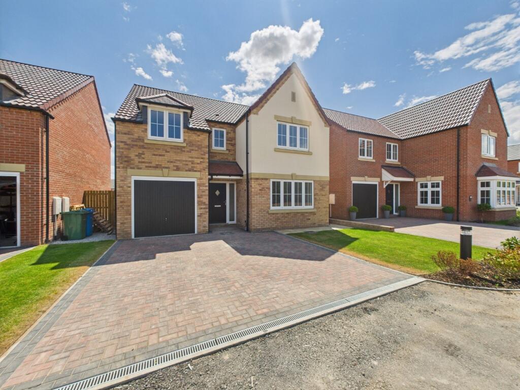 4 Bedroom Detached House - For Sale