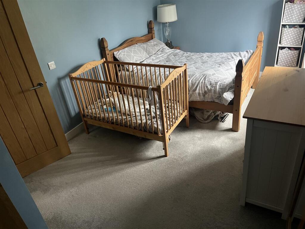 Bed 1 3.jpeg