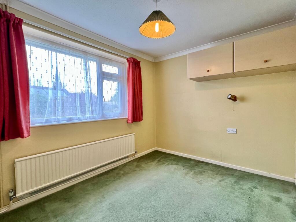 The Grove, Henlade - NO onward chain!