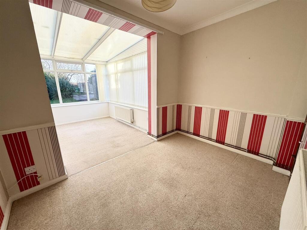 bedroom/reception room