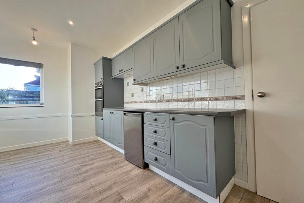 Kitchen Dining Area