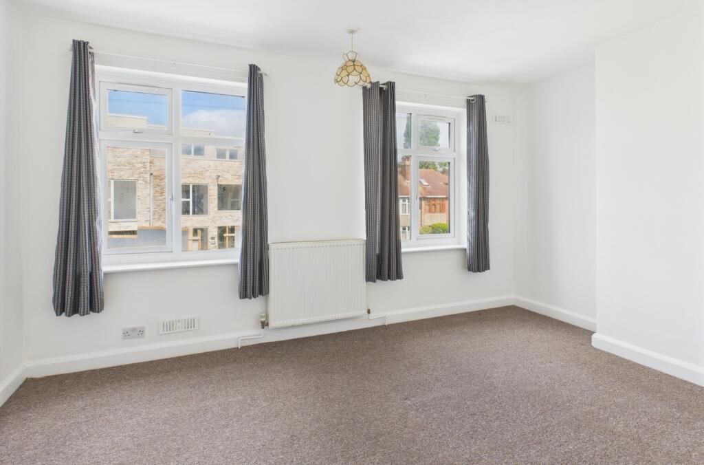 CAM02545G0-PR0406-STILL007