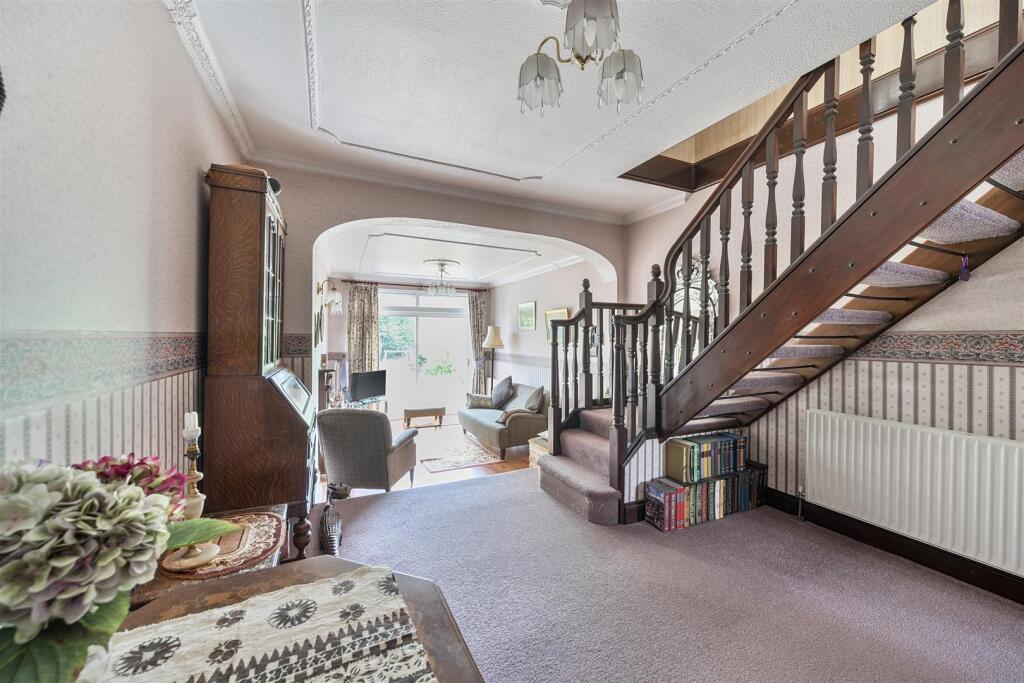 Links Way - Lounge (2).jpg