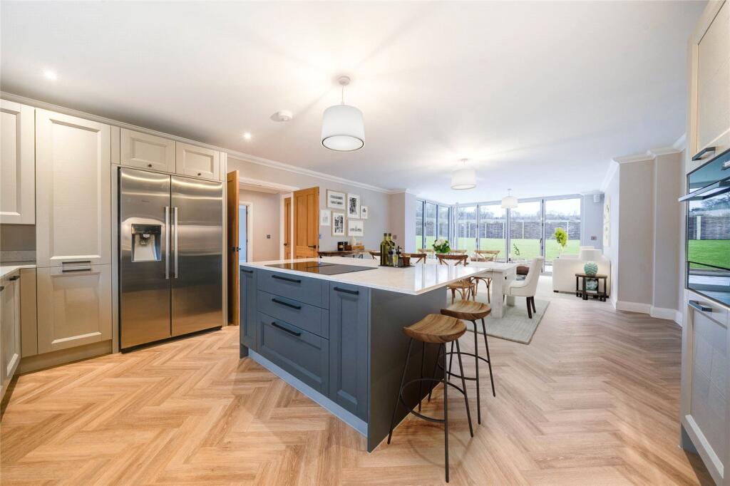 Kitchen / Dining