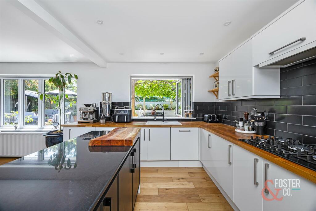 Hillside Way, 14-022.jpg